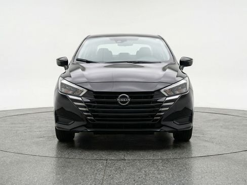 Used 2025 Nissan Versa SV image 2