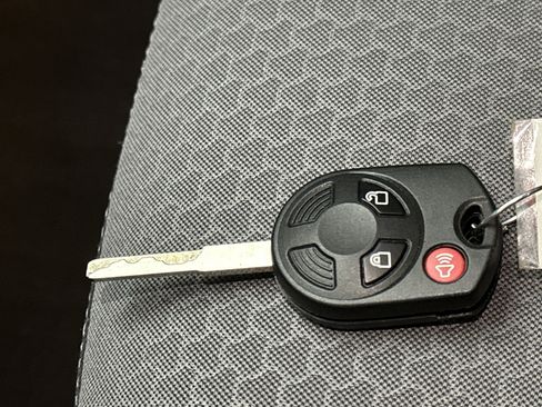 Used 2018 Ford Escape SE w/ SE Sync 3 Package FWD image 35