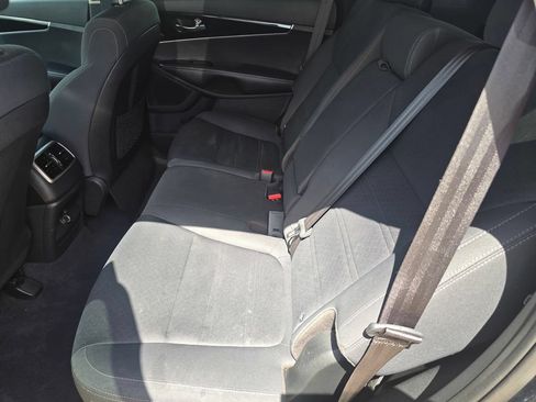 Used 2019 Kia Sorento L FWD image 11