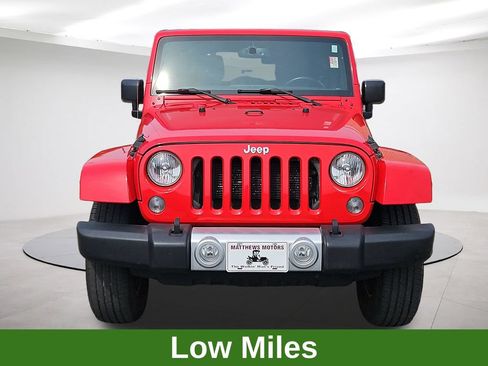 Used 2015 Jeep Wrangler Unlimited Sahara w/ Dual Top Group AWD/4WD image 2