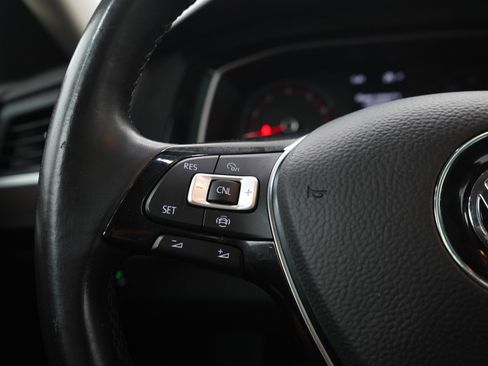 Used 2019 Volkswagen Jetta SE w/ Cold Weather Package FWD image 24