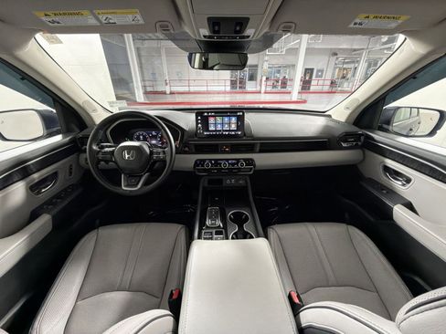 Used 2023 Honda Pilot Elite image 23