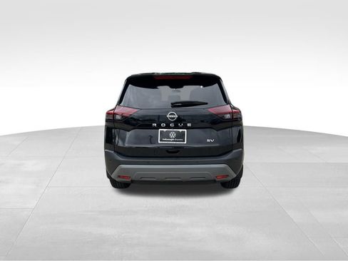 Used 2023 Nissan Rogue SV FWD image 4