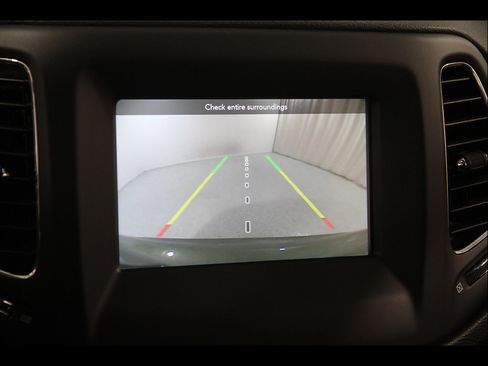 Used 2019 Jeep Compass Latitude FWD image 14