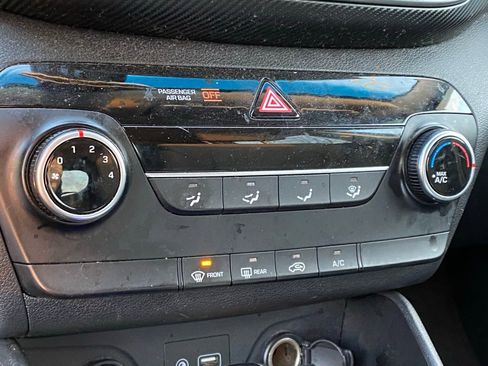 Used 2020 Hyundai Tucson SE image 16