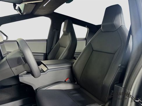 Used 2024 Tesla Cybertruck AWD Crew Cab image 11