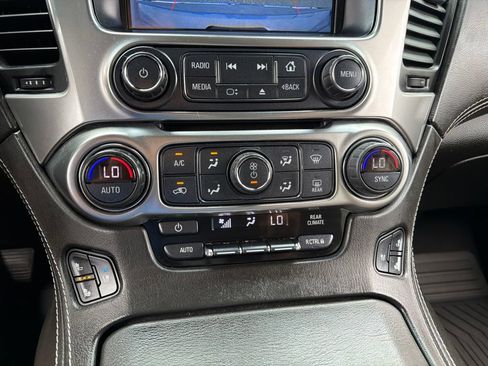 Used 2019 Chevrolet Suburban Premier w/ Premier Plus Edition AWD/4WD image 13