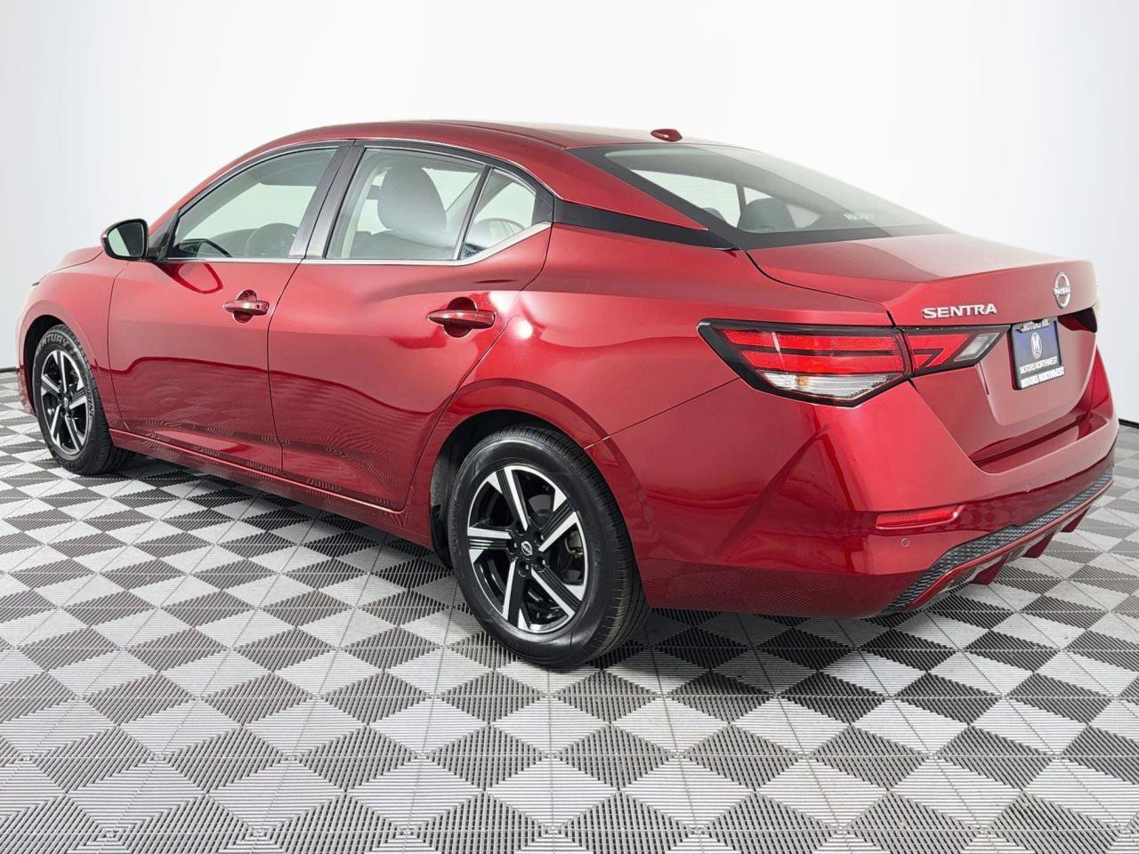 Used 2024 Nissan Sentra SV FWD image 8