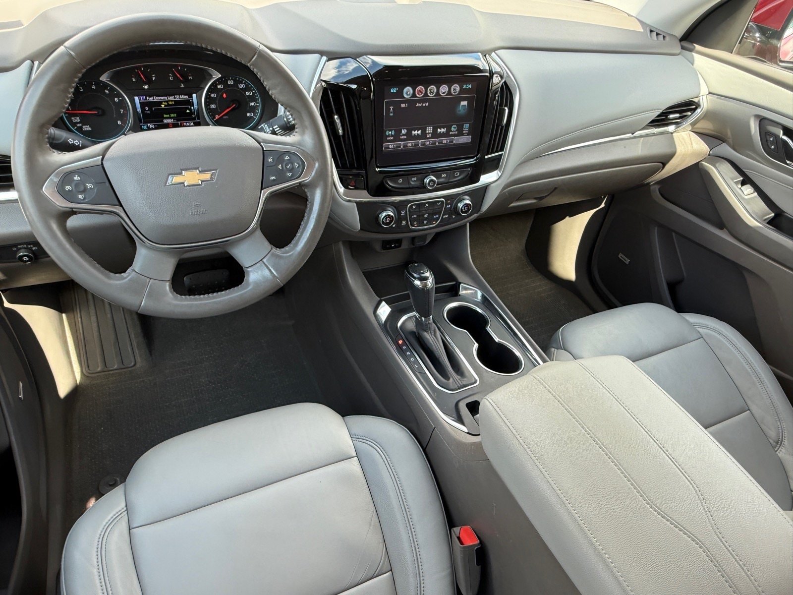 Used 2018 Chevrolet Traverse LT w/ LPO, Floor Liner Package FWD image 13