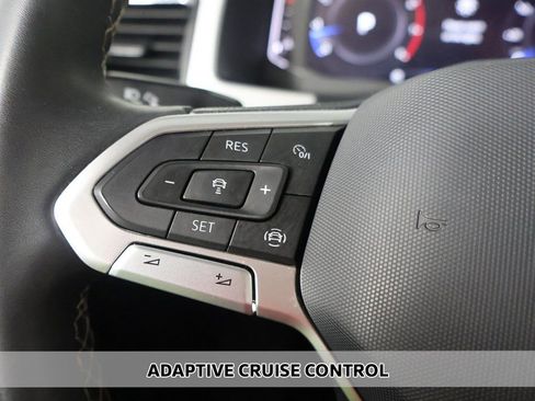 Used 2023 Volkswagen Atlas SE image 3