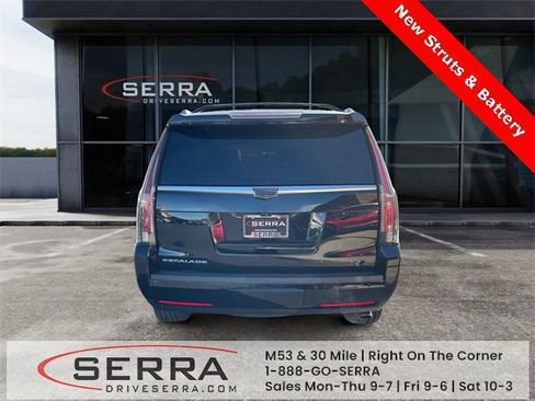 Used 2019 Cadillac Escalade Luxury image 4