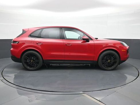 Certified 2024 Porsche Cayenne AWD/4WD image 23