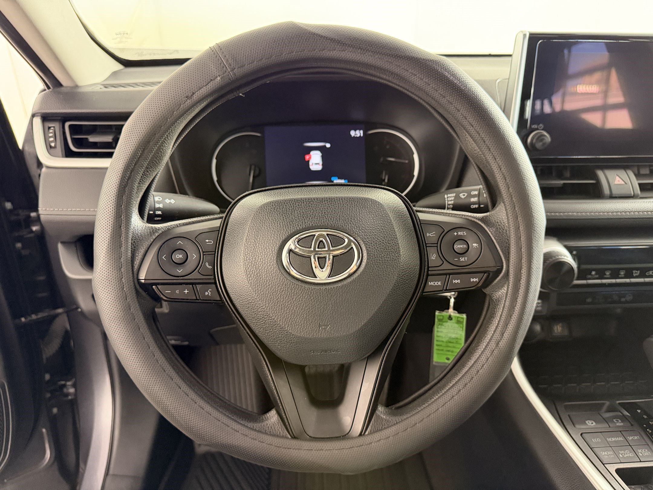 Used 2023 Toyota RAV4 LE AWD/4WD image 11