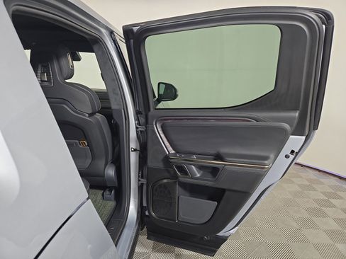 Used 2022 Rivian R1T Launch Edition image 19