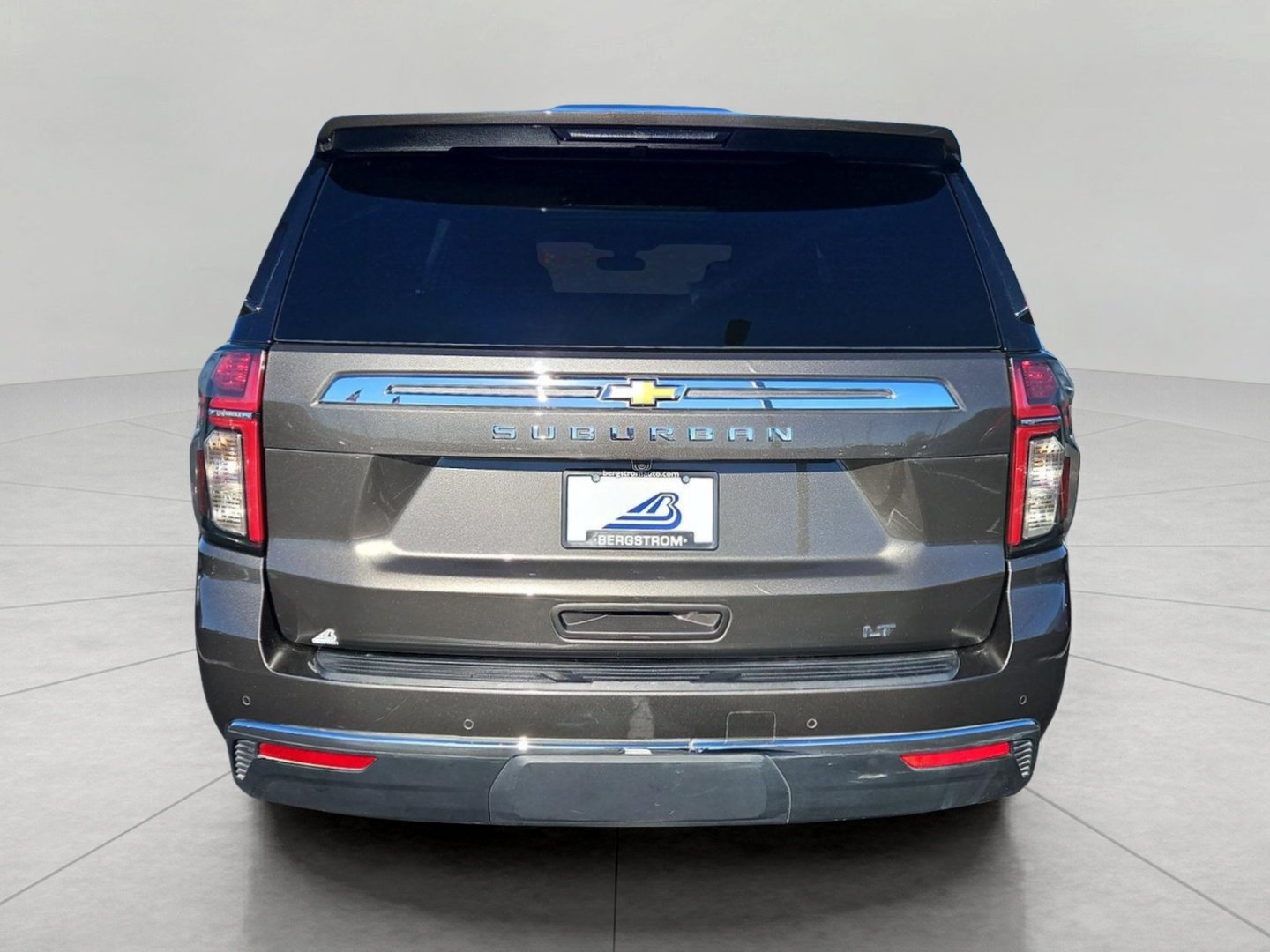 Used 2021 Chevrolet Suburban LT AWD/4WD image 7