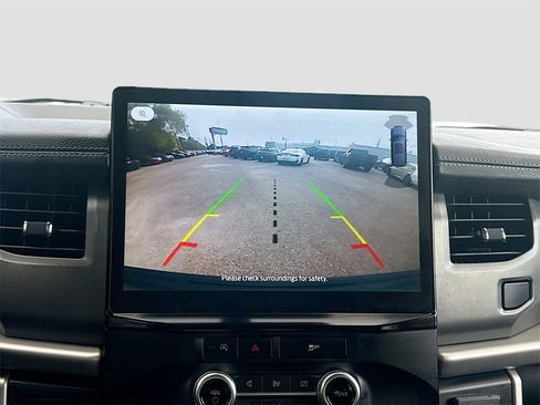 Used 2023 Ford Expedition Max XLT image 14