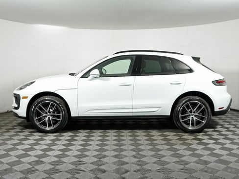 New 2026 Porsche Macan image 2