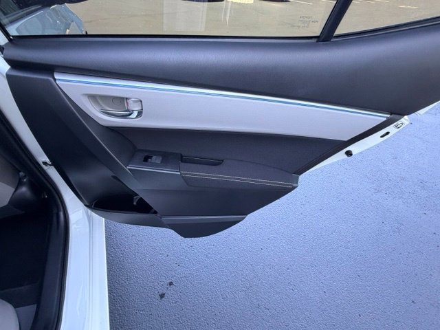 Used 2015 Toyota Corolla LE FWD image 12