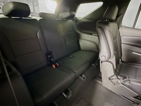 New 2026 Chevrolet Traverse LT w/ LPO, Floor Liner Package image 21