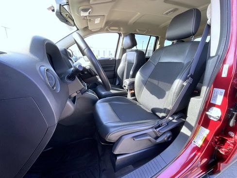 Used 2017 Jeep Compass Latitude AWD/4WD image 11