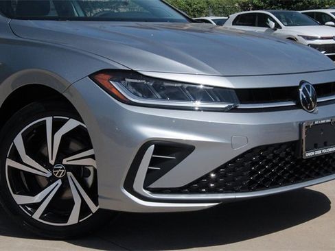 New 2025 Volkswagen Jetta SEL image 2