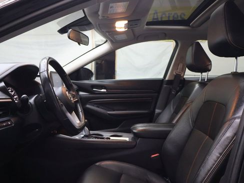 Used 2021 Nissan Altima 2.5 SR w/ SR Premium Package image 17