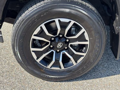 Certified 2020 Toyota Tacoma TRD Sport w/ Technology Package AWD/4WD image 20