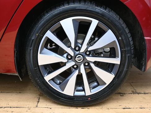 Used 2020 Nissan Sentra SV w/ SV Premium Package image 12