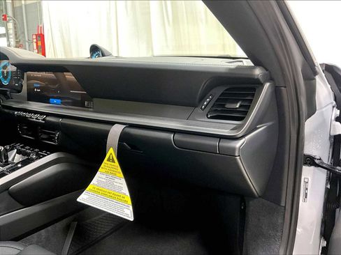 New 2026 Porsche 911 Carrera image 26