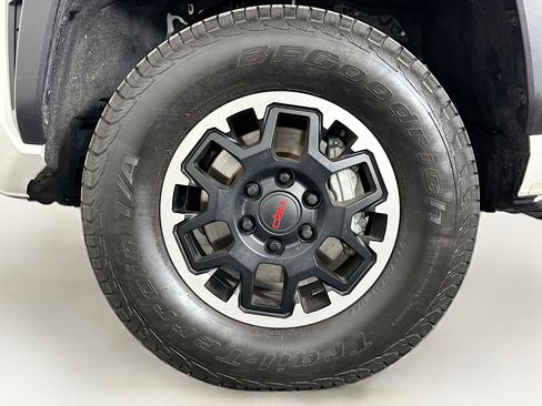 Used 2024 Toyota Tacoma TRD Off-Road image 11