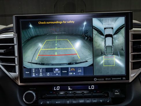 Used 2024 Toyota Tundra Platinum image 19