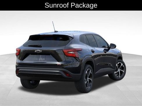New 2026 Chevrolet Trax RS w/ Sunroof Package FWD image 5