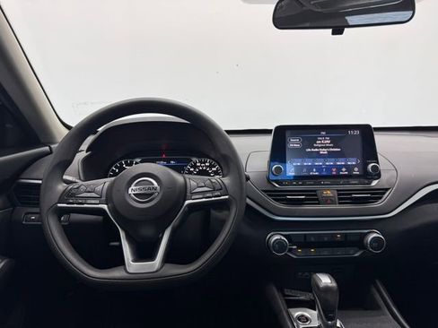 Used 2022 Nissan Altima 2.5 SV FWD image 3