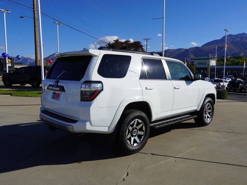 Certified 2022 Toyota 4Runner TRD Off-Road Premium image 8