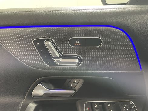 Certified 2022 Mercedes-Benz GLB 250 GLB 250 4MATIC SUV image 21