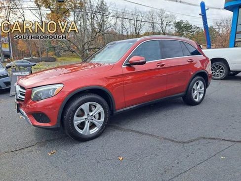 Used 2017 Mercedes-Benz GLC 300 4MATIC image 3