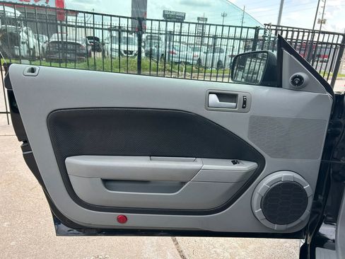 Used 2007 Ford Mustang GT image 12