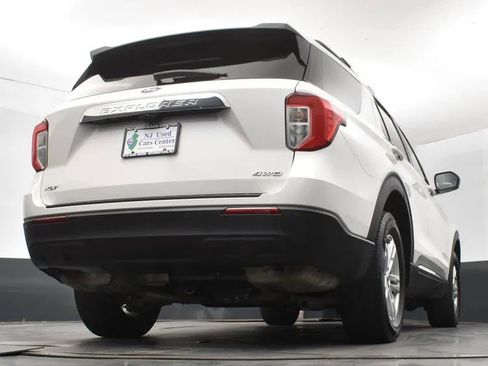 Used 2022 Ford Explorer XLT AWD/4WD image 13