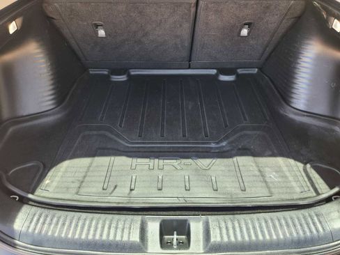 Used 2023 Honda HR-V LX image 32