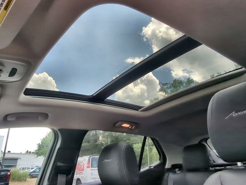 New 2025 Buick Encore GX Avenir w/ Avenir Technology Package image 18