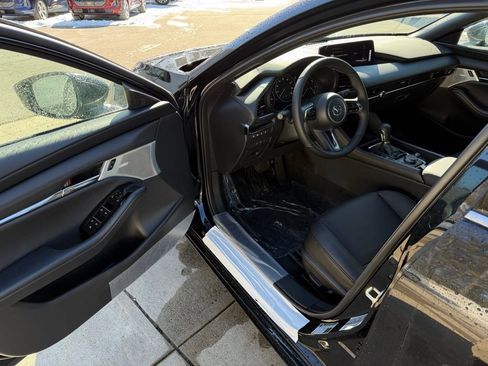 New 2026 MAZDA MAZDA3 Hatchback w/Premium Plus Pkg image 17