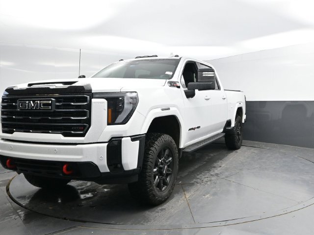 Used 2026 GMC Sierra 2500 AT4 w/ AT4 Preferred Package AWD/4WD image 8