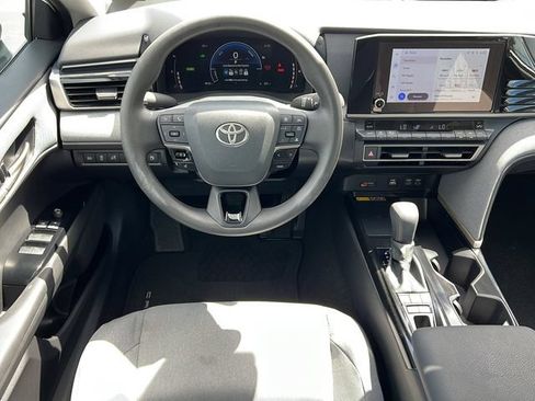 Used 2025 Toyota Camry LE FWD image 11