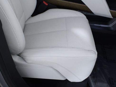 Used 2026 Cadillac Vistiq Sport image 18