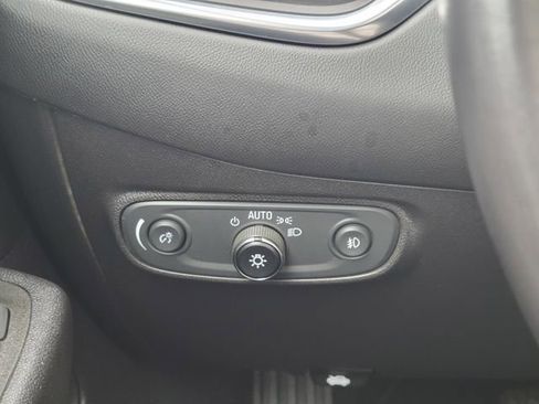 Used 2021 Chevrolet Equinox LT image 12