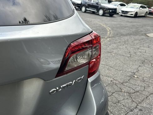 Used 2018 Subaru Outback 2.5i Limited w/ Popular Package #2 image 20