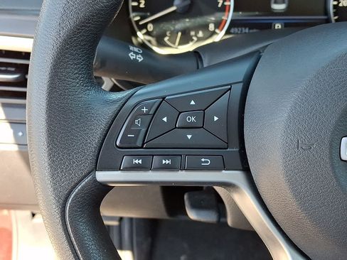 Used 2024 Nissan Altima 2.5 SV FWD image 22