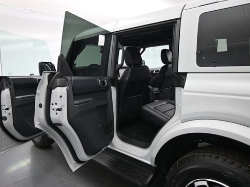 New 2026 Ford Bronco Outer Banks AWD/4WD image 17