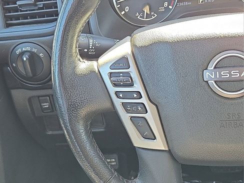 Used 2024 Nissan Titan SV w/ SV Convenience Package image 20