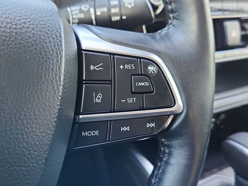 Used 2020 Toyota Highlander Platinum image 19